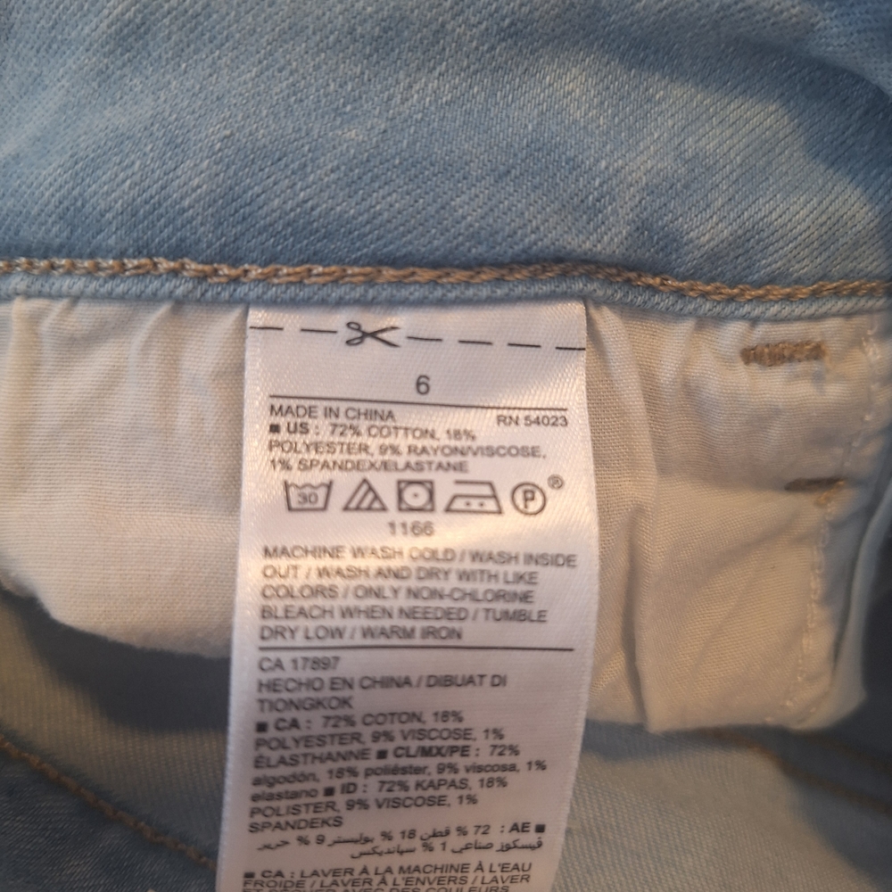 Old Navy Light Blue Distressed Skinny Jeans - Picture 12 of 12